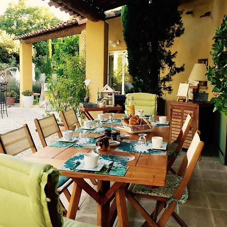 Le Mas Des Pierres Blanches Bed & Breakfast Venasque Dış mekan fotoğraf