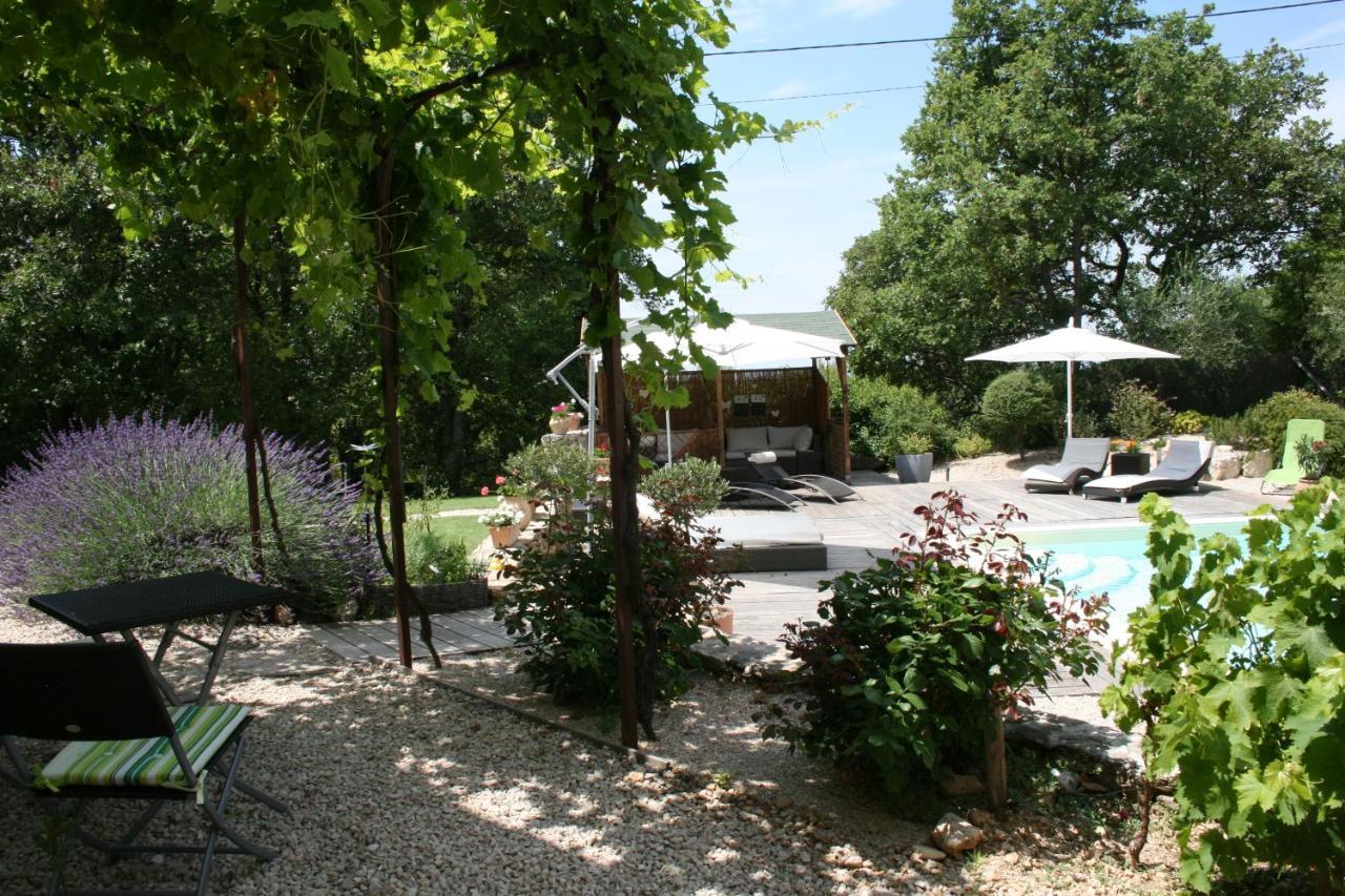 Le Mas Des Pierres Blanches Bed & Breakfast Venasque Dış mekan fotoğraf