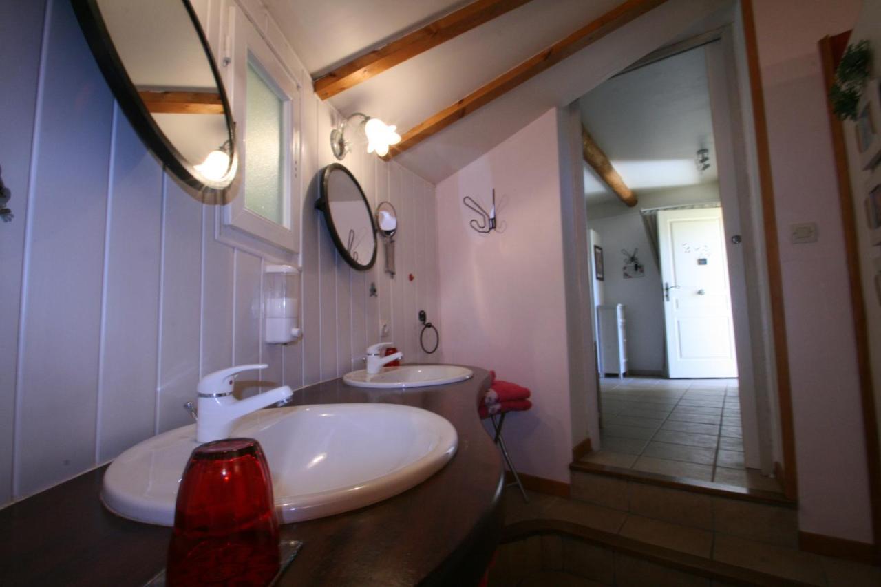 Le Mas Des Pierres Blanches Bed & Breakfast Venasque Dış mekan fotoğraf