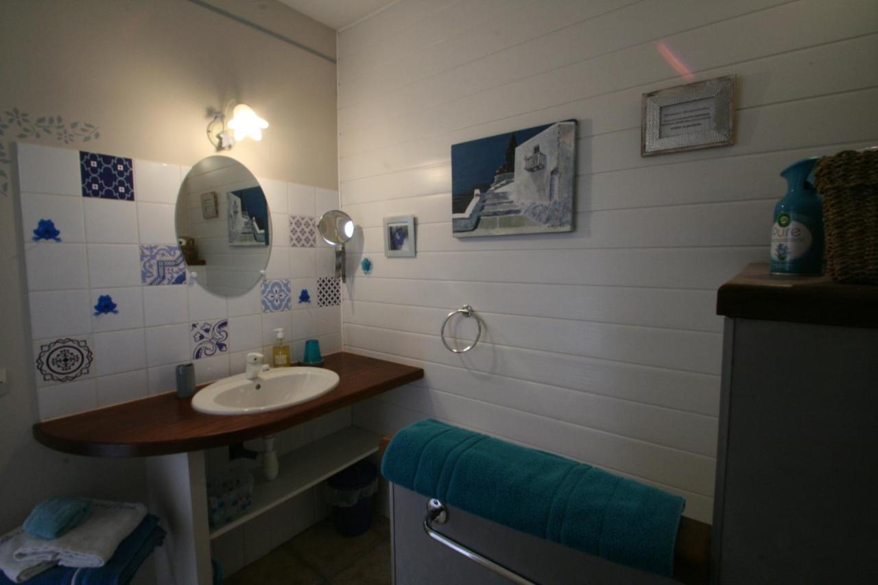Le Mas Des Pierres Blanches Bed & Breakfast Venasque Dış mekan fotoğraf