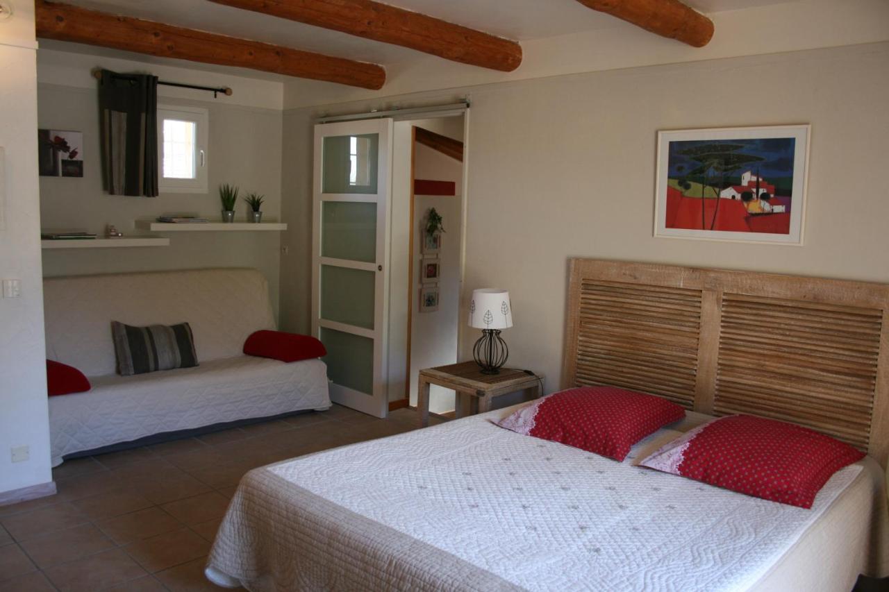 Le Mas Des Pierres Blanches Bed & Breakfast Venasque Dış mekan fotoğraf